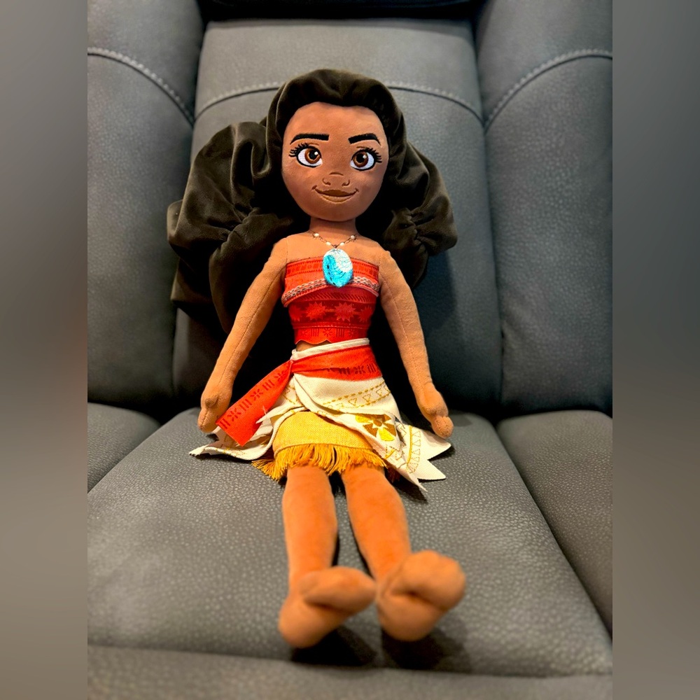 Disney Store Authentic 20-Inch Moana Plush Doll